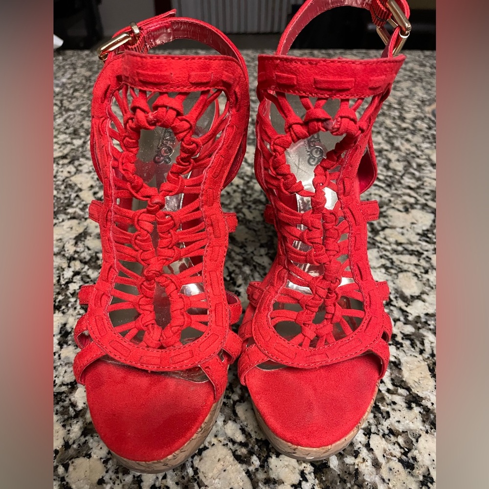 Carlos Wedge Sandals Size 6